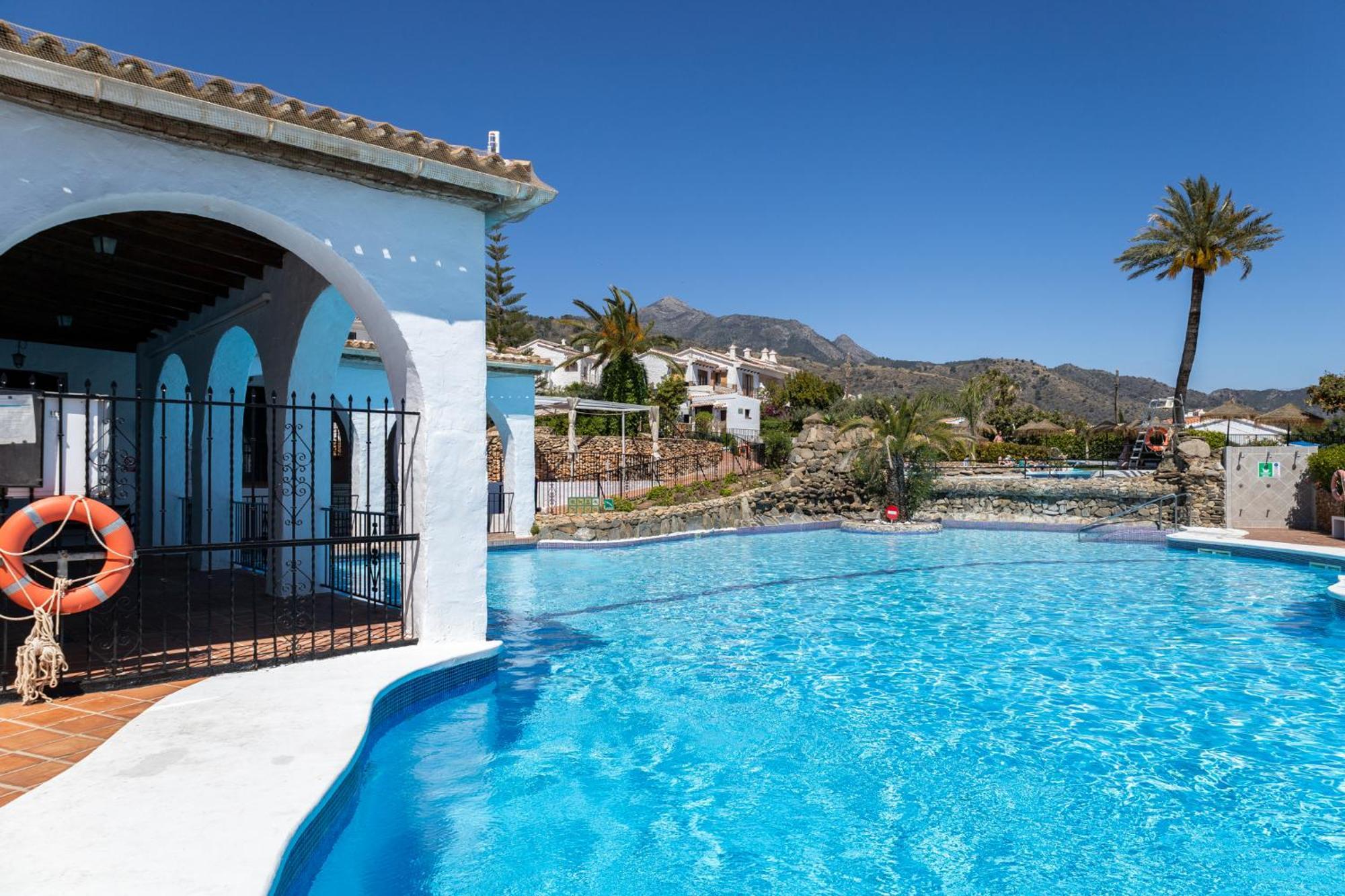 Capistrano Village B, 1 Bedroom + Free Wi-Fi Nerja Eksteriør billede