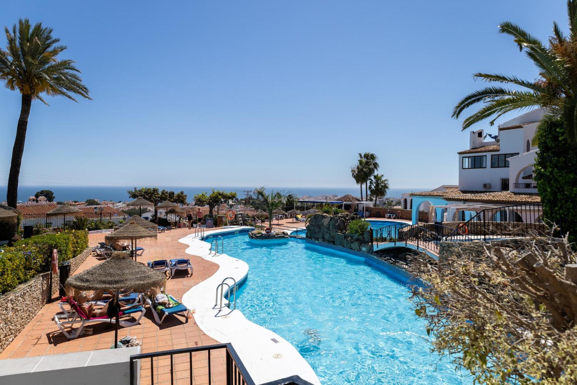 Capistrano Village B, 1 Bedroom + Free Wi-Fi Nerja Eksteriør billede